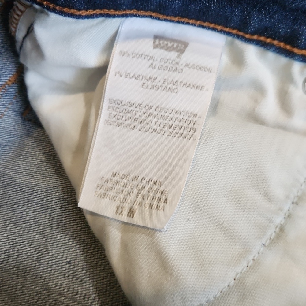 Levi's Low Rise Cropped Jeans - Picture 6 of 6